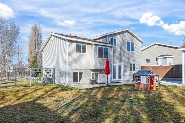 759 W 1580 N, Clinton, UT 84015