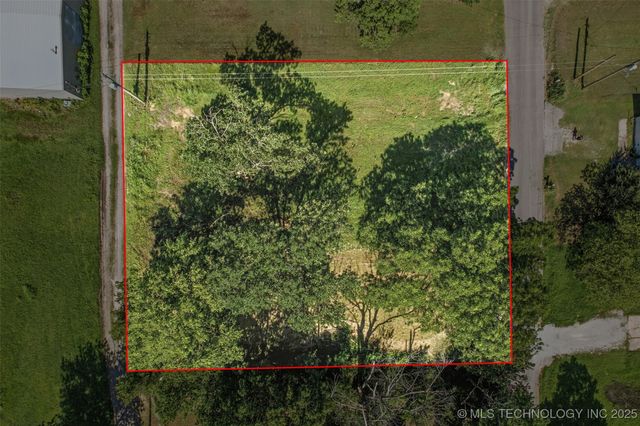 809 W 9th Street N, Claremore, OK 74017