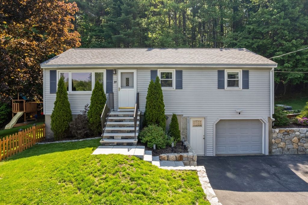 21 Michigan Drive, Hudson, MA 01749