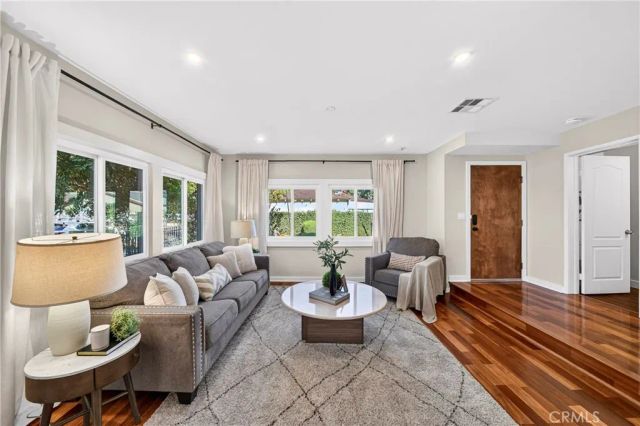 382 Idaho, Pasadena, CA 91103