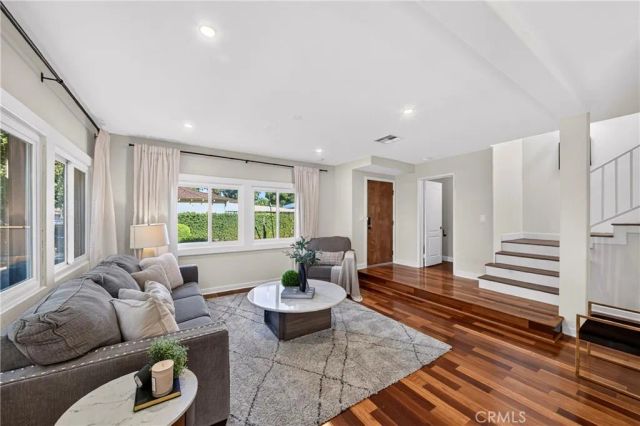 382 Idaho, Pasadena, CA 91103