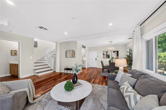 382 Idaho, Pasadena, CA 91103