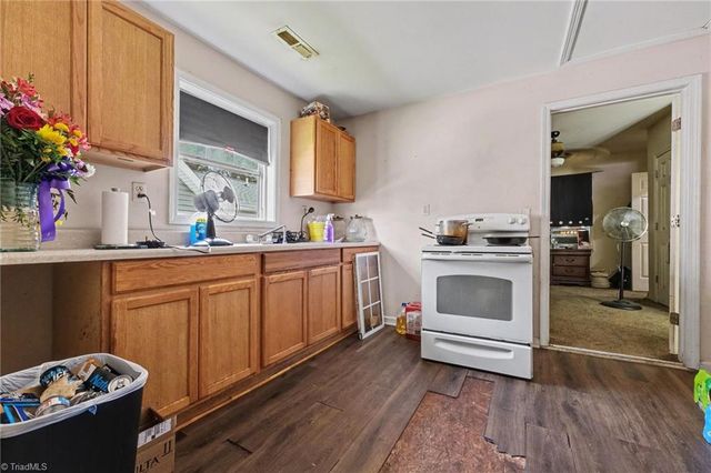 437 Fulton Street, Burlington, NC 27217