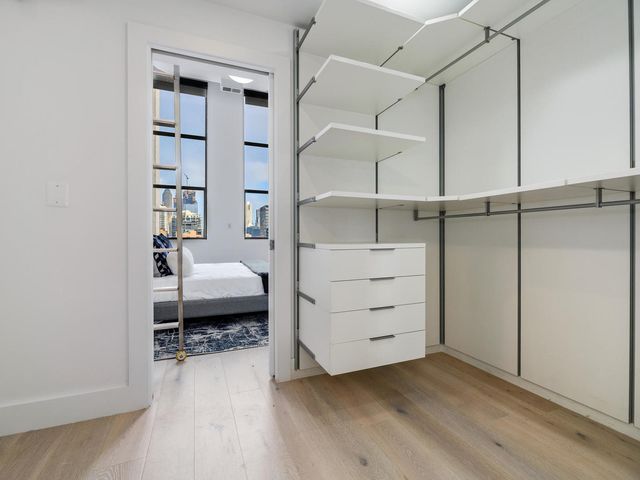 758 N Larrabee Street 523, Chicago, IL 60654
