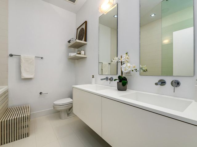 758 N Larrabee Street 523, Chicago, IL 60654
