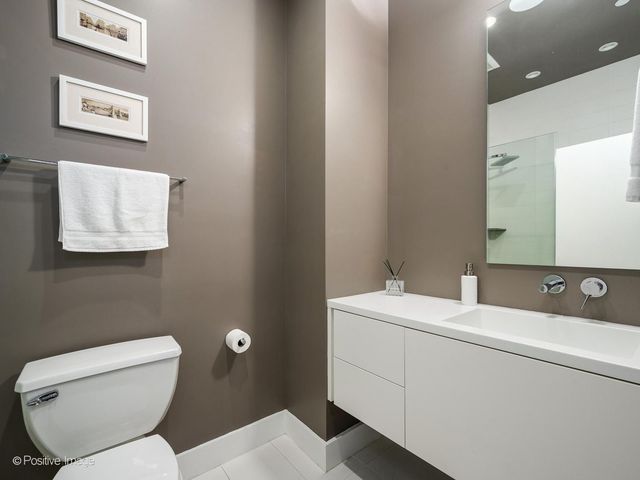 758 N Larrabee Street 523, Chicago, IL 60654