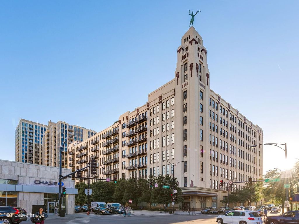 758 N Larrabee Street 523, Chicago, IL 60654