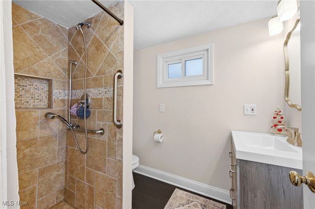 1551 Orchard Grove Avenue, Lakewood, OH 44107