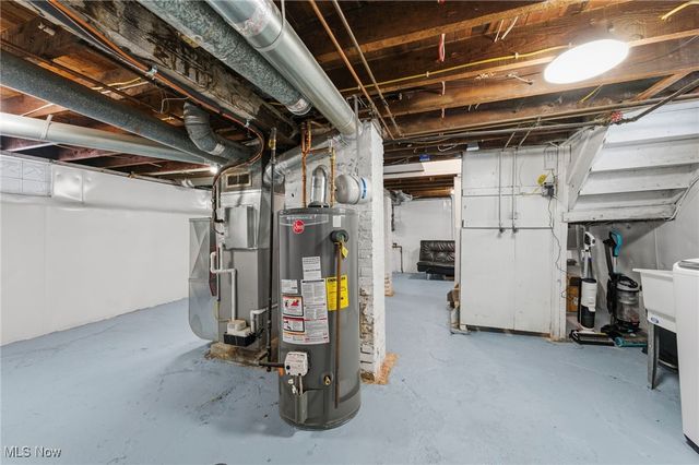 1551 Orchard Grove Avenue, Lakewood, OH 44107