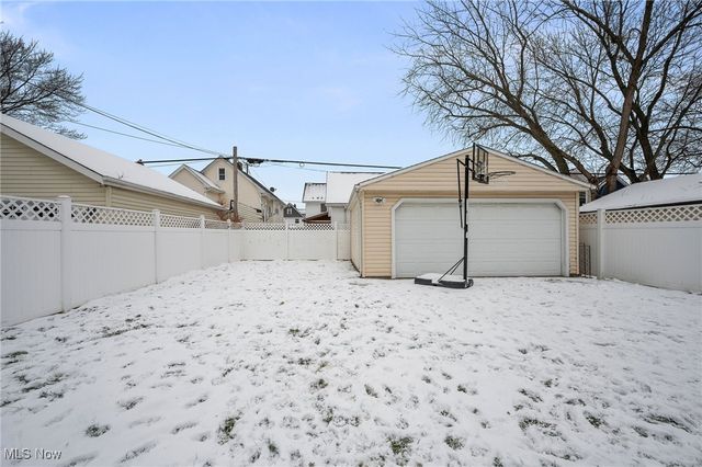 1551 Orchard Grove Avenue, Lakewood, OH 44107