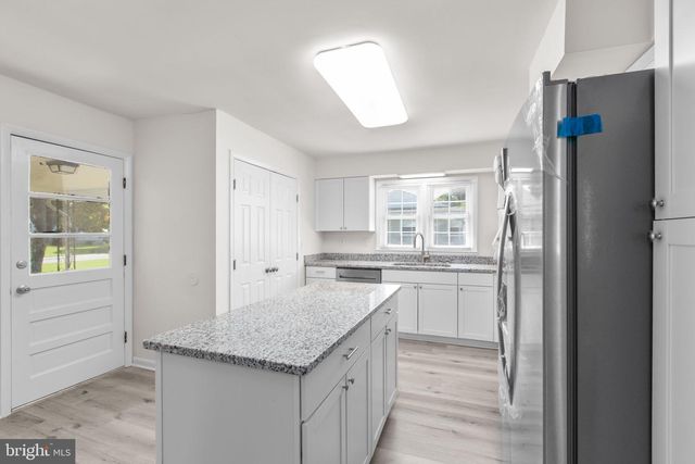 333 SANTA MARIA AVE, Colonial Beach, VA 22443