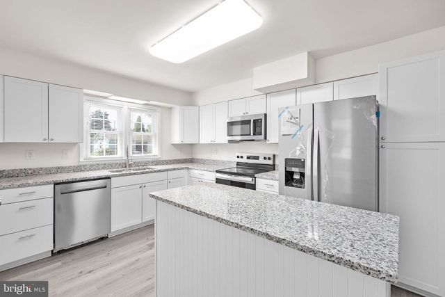 333 SANTA MARIA AVE, Colonial Beach, VA 22443