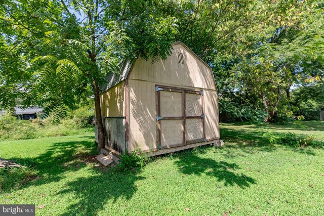 333 SANTA MARIA AVE, Colonial Beach, VA 22443