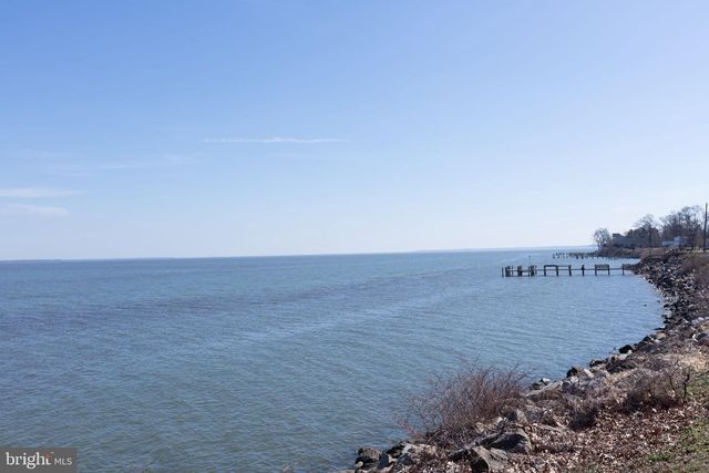 333 SANTA MARIA AVE, Colonial Beach, VA 22443
