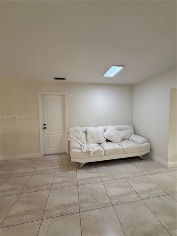 3521 SW 99th Ct, Miami, FL 33165