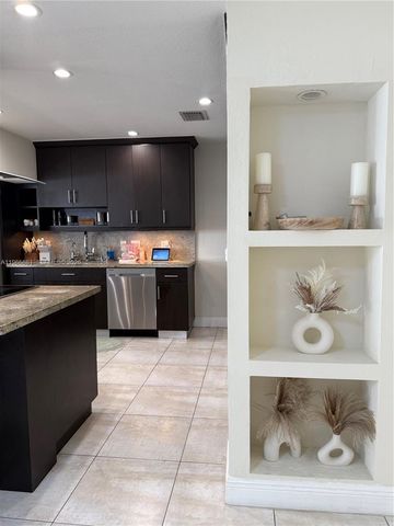 3521 SW 99th Ct, Miami, FL 33165