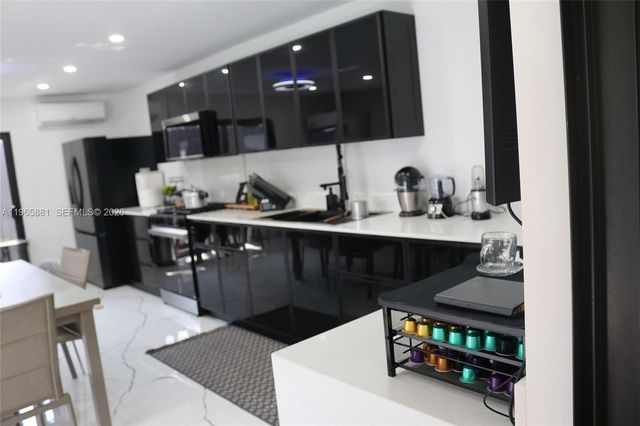 3521 SW 99th Ct, Miami, FL 33165