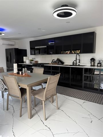 3521 SW 99th Ct, Miami, FL 33165