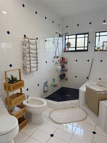 3521 SW 99th Ct, Miami, FL 33165