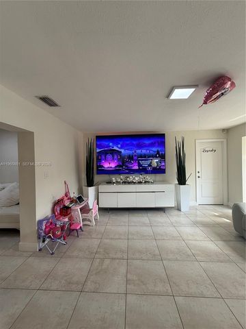 3521 SW 99th Ct, Miami, FL 33165