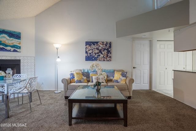 1200 E River Road B27, Tucson, AZ 85718