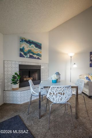 1200 E River Road B27, Tucson, AZ 85718