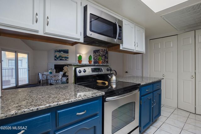 1200 E River Road B27, Tucson, AZ 85718