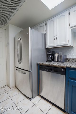 1200 E River Road B27, Tucson, AZ 85718