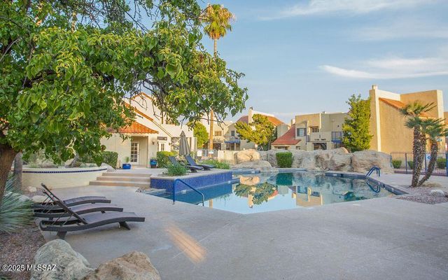 1200 E River Road B27, Tucson, AZ 85718