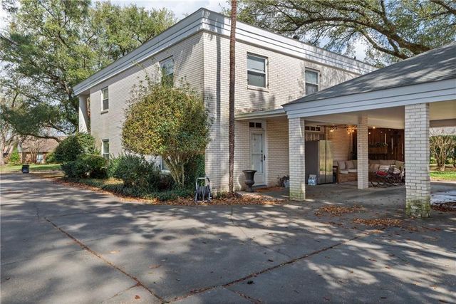 1116 SOUTHAMPTON. Drive, Alexandria, LA 71303