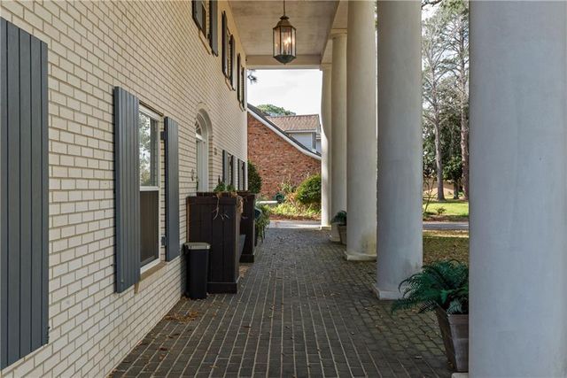 1116 SOUTHAMPTON. Drive, Alexandria, LA 71303