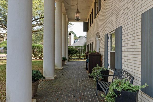 1116 SOUTHAMPTON. Drive, Alexandria, LA 71303