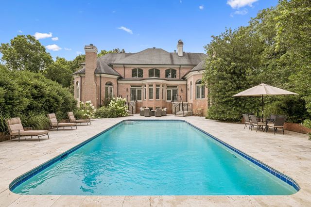 926 Overton Lea Rd, Nashville, TN 37220