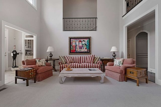 926 Overton Lea Rd, Nashville, TN 37220