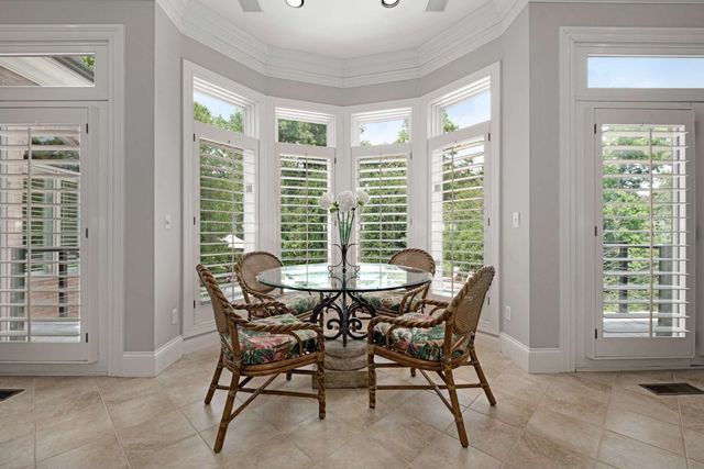 926 Overton Lea Rd, Nashville, TN 37220