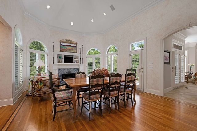 926 Overton Lea Rd, Nashville, TN 37220