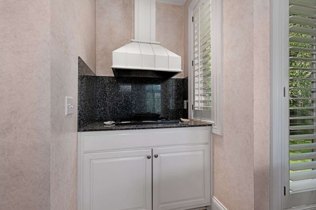 926 Overton Lea Rd, Nashville, TN 37220