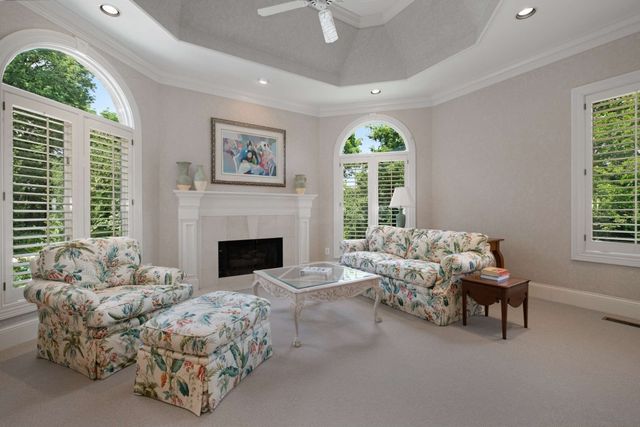 926 Overton Lea Rd, Nashville, TN 37220