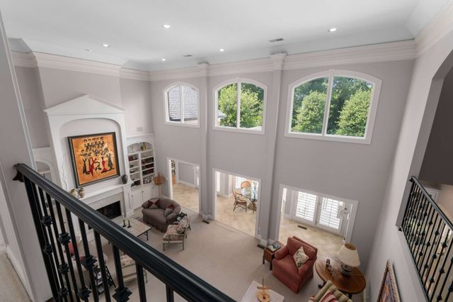 926 Overton Lea Rd, Nashville, TN 37220