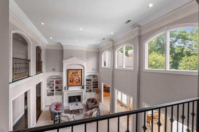 926 Overton Lea Rd, Nashville, TN 37220