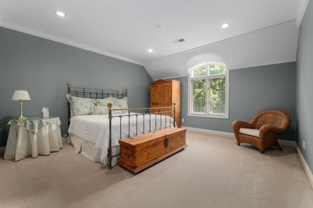 926 Overton Lea Rd, Nashville, TN 37220