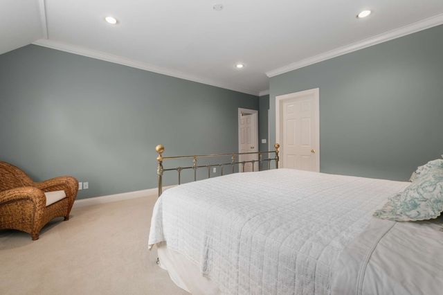 926 Overton Lea Rd, Nashville, TN 37220