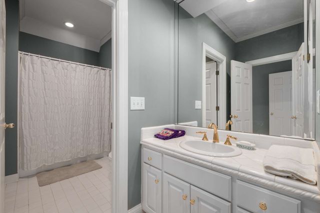 926 Overton Lea Rd, Nashville, TN 37220