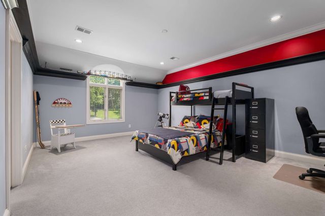 926 Overton Lea Rd, Nashville, TN 37220