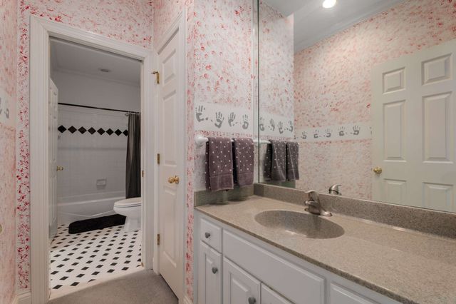 926 Overton Lea Rd, Nashville, TN 37220