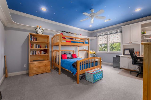 926 Overton Lea Rd, Nashville, TN 37220