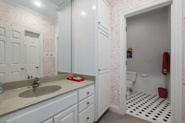 926 Overton Lea Rd, Nashville, TN 37220