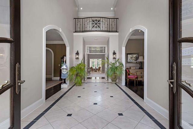 926 Overton Lea Rd, Nashville, TN 37220