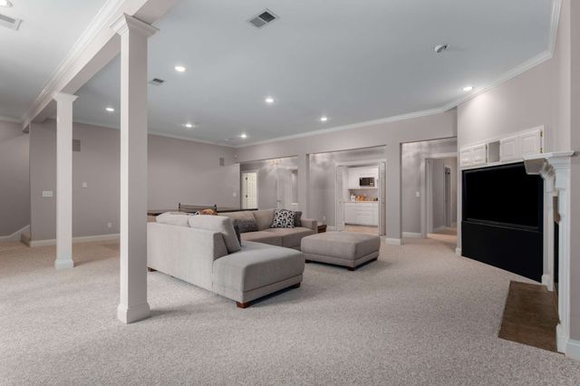 926 Overton Lea Rd, Nashville, TN 37220