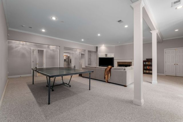 926 Overton Lea Rd, Nashville, TN 37220